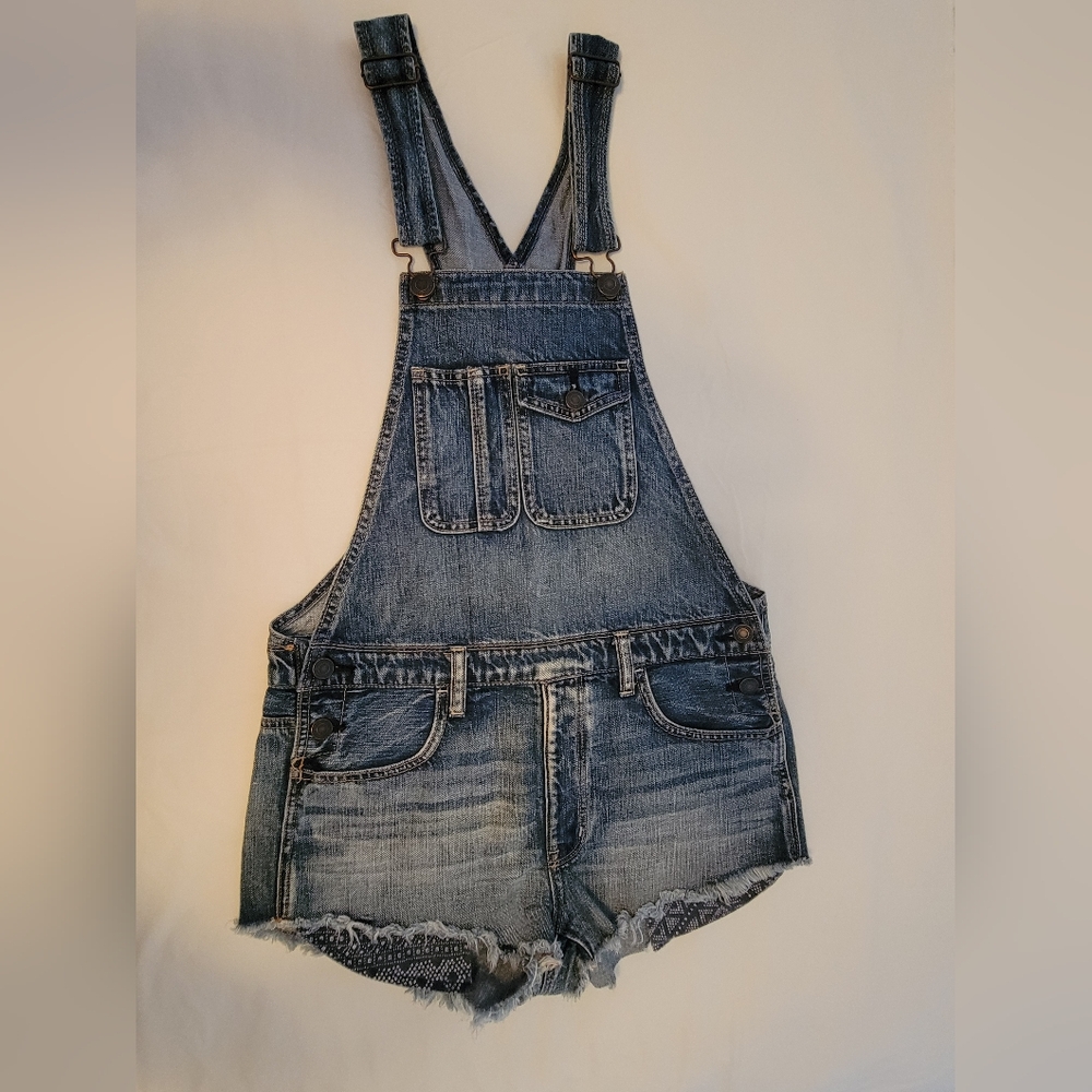 American Eagle Distressed Denim Short Overalls – XS